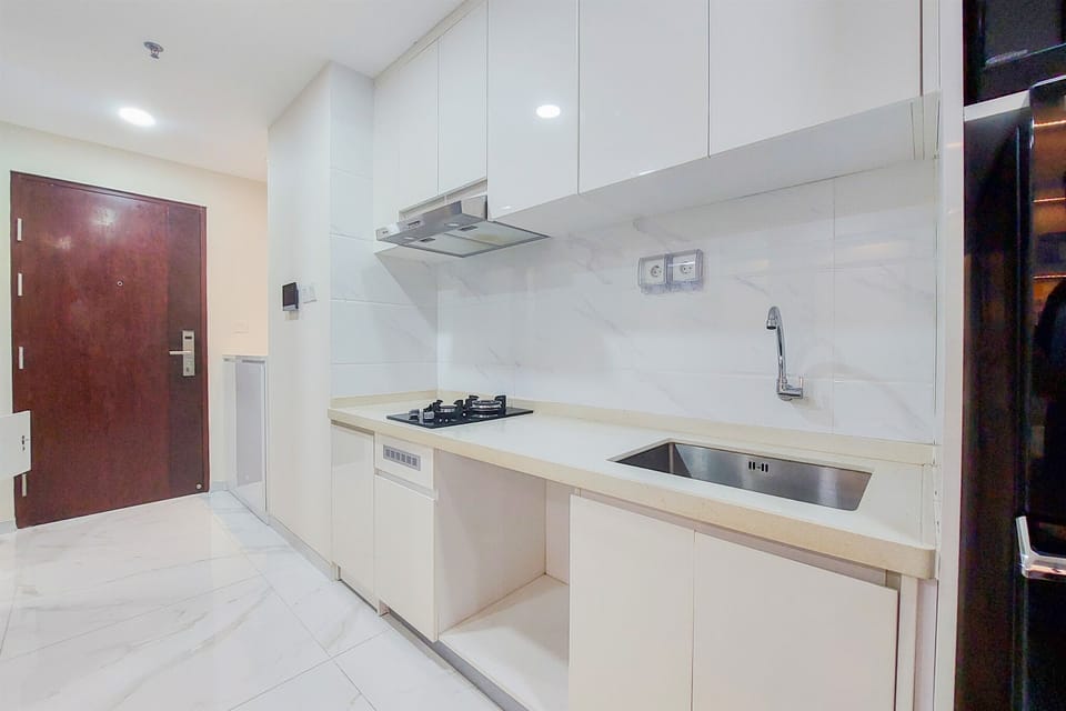 Apartment | Private kitchen | Full-size fridge, stovetop