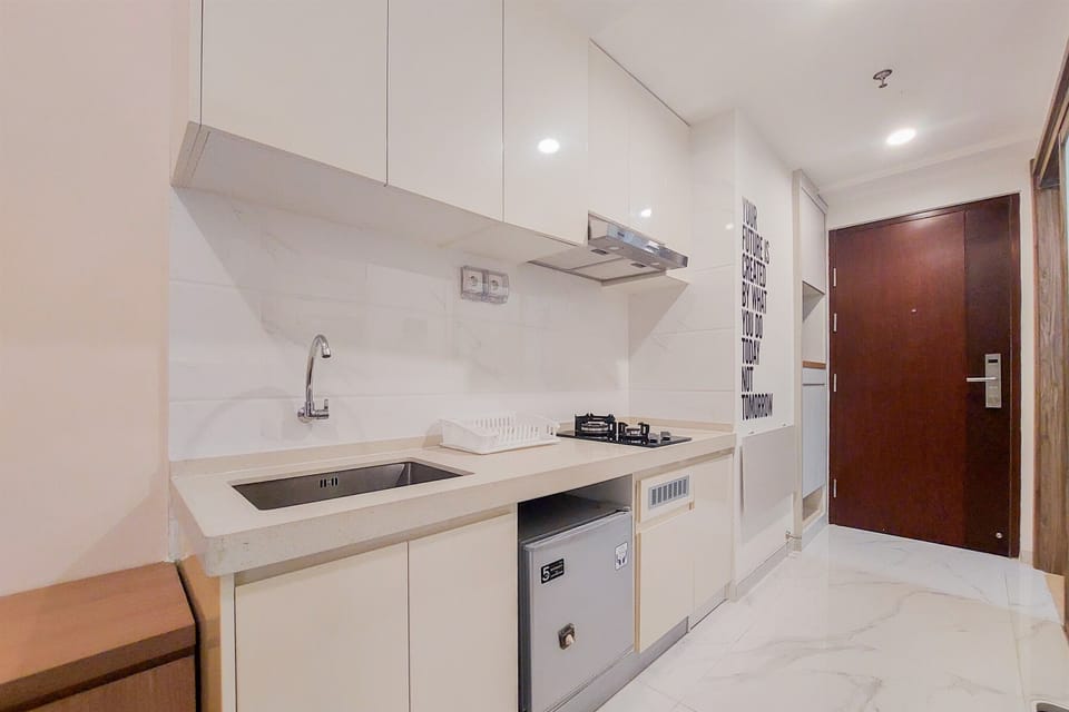 Studio | Private kitchen | Full-size fridge, stovetop