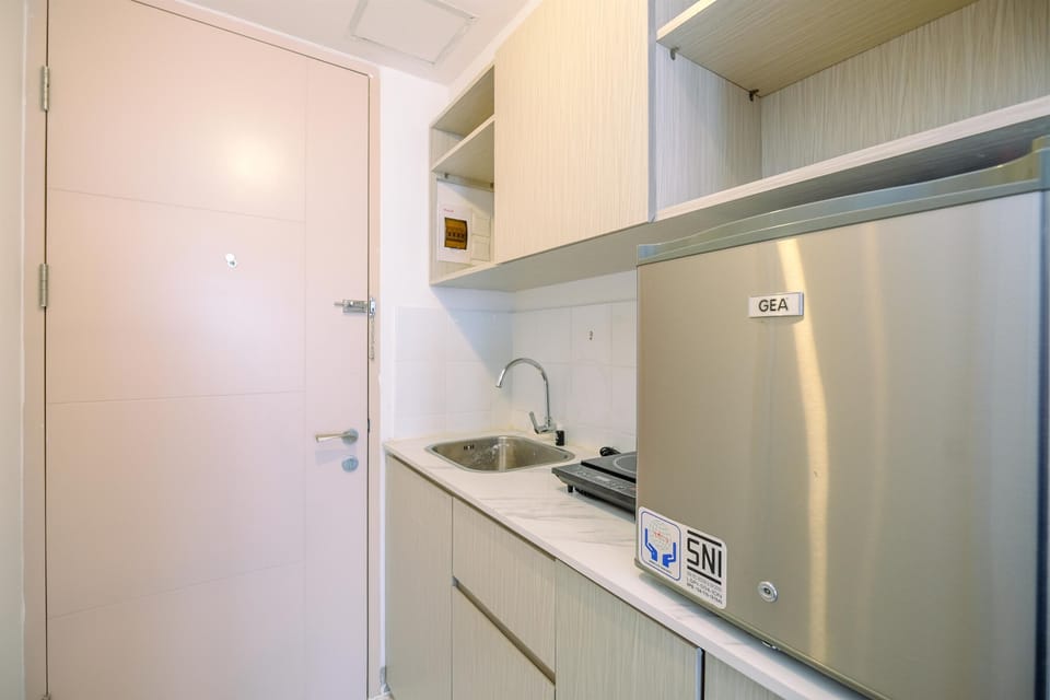 Studio | Private kitchen | Full-size fridge, stovetop