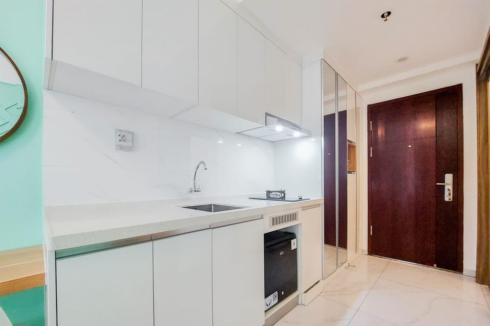 Studio | Private kitchen | Full-size fridge, stovetop