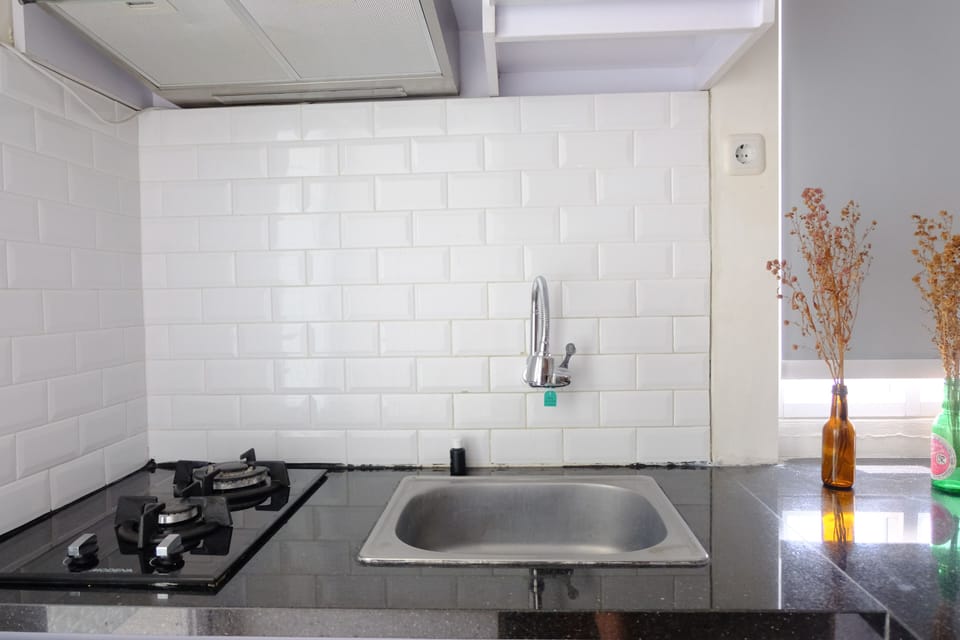 Apartment | Private kitchen | Full-size fridge, stovetop