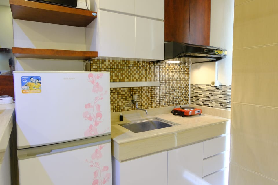 Apartment | Private kitchen | Full-size fridge, stovetop