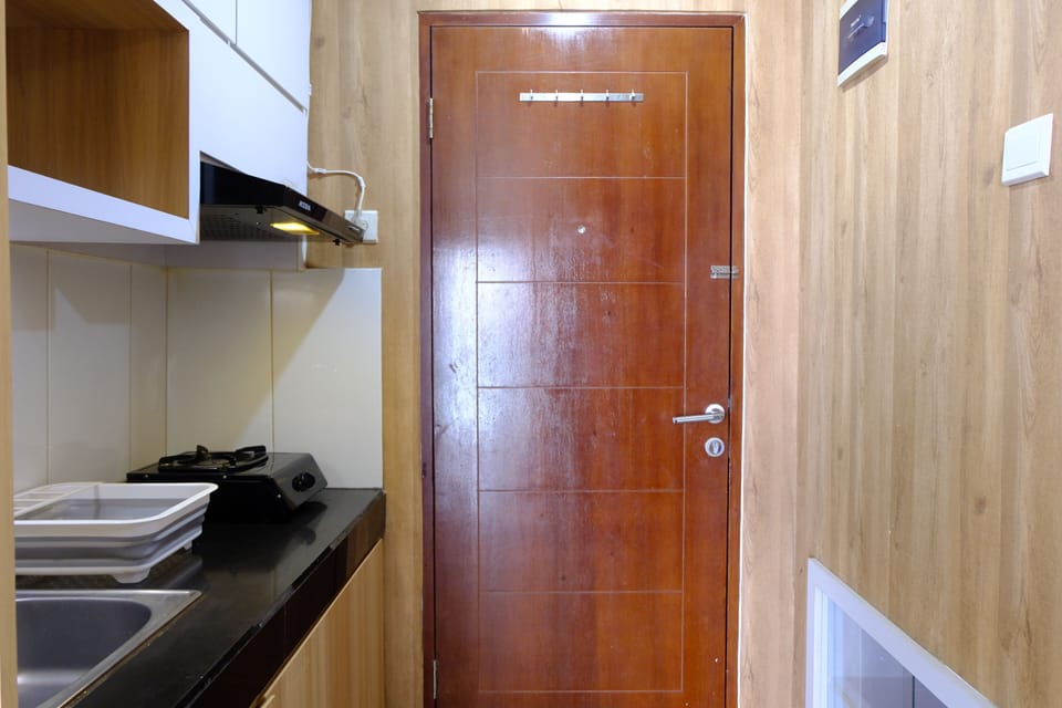 Apartment | Private kitchen | Full-size fridge, stovetop