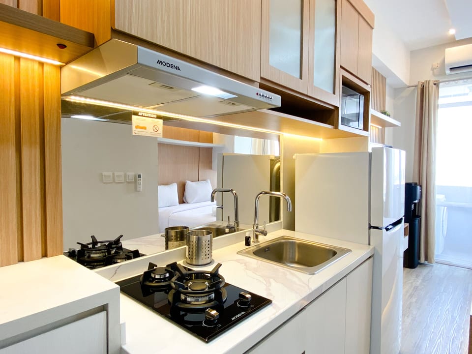 Studio | Private kitchen | Full-size fridge, stovetop