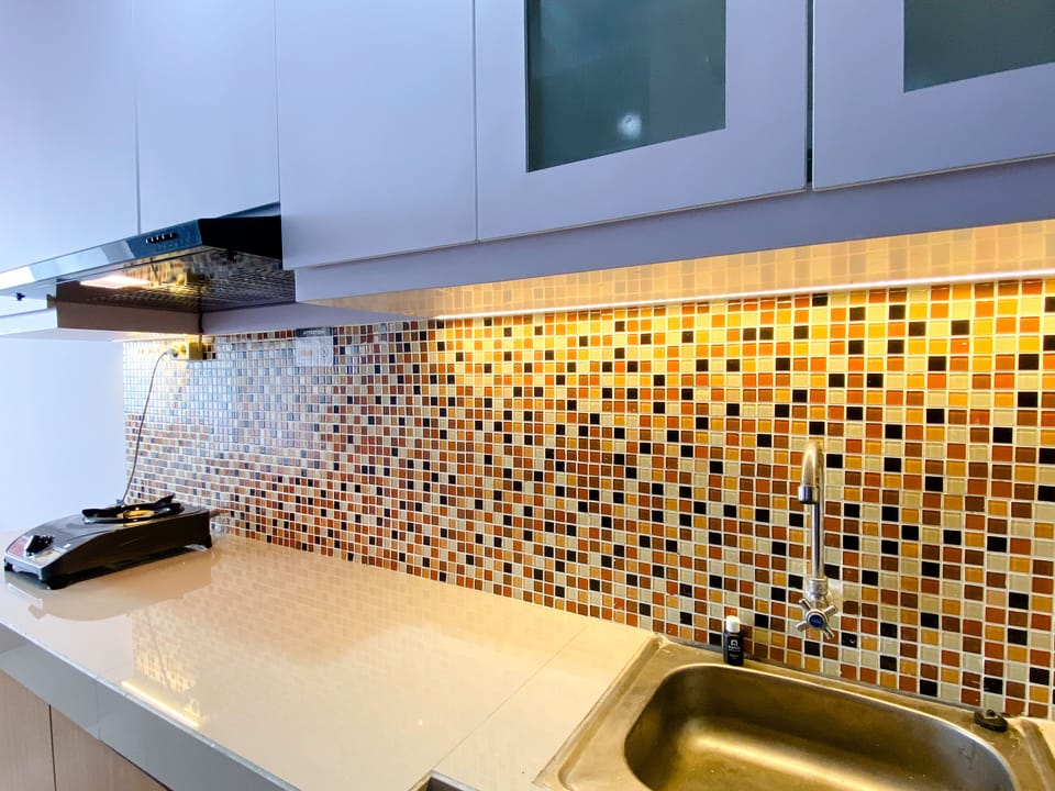Studio | Private kitchen | Full-size fridge, stovetop