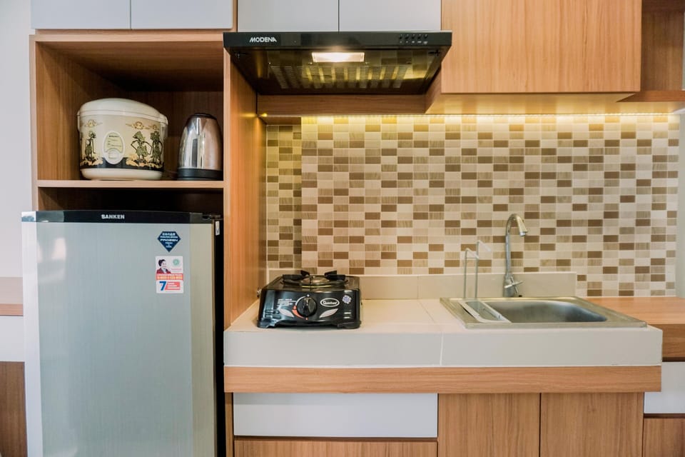 Studio | Private kitchen | Full-size fridge, stovetop