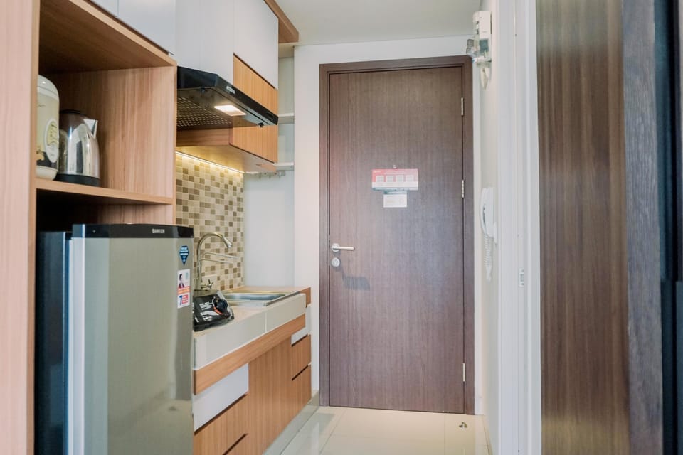 Studio | Private kitchen | Full-size fridge, stovetop