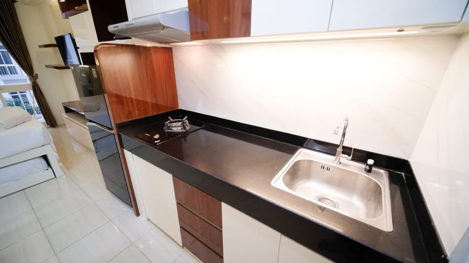 Studio | Private kitchen | Full-size fridge, stovetop
