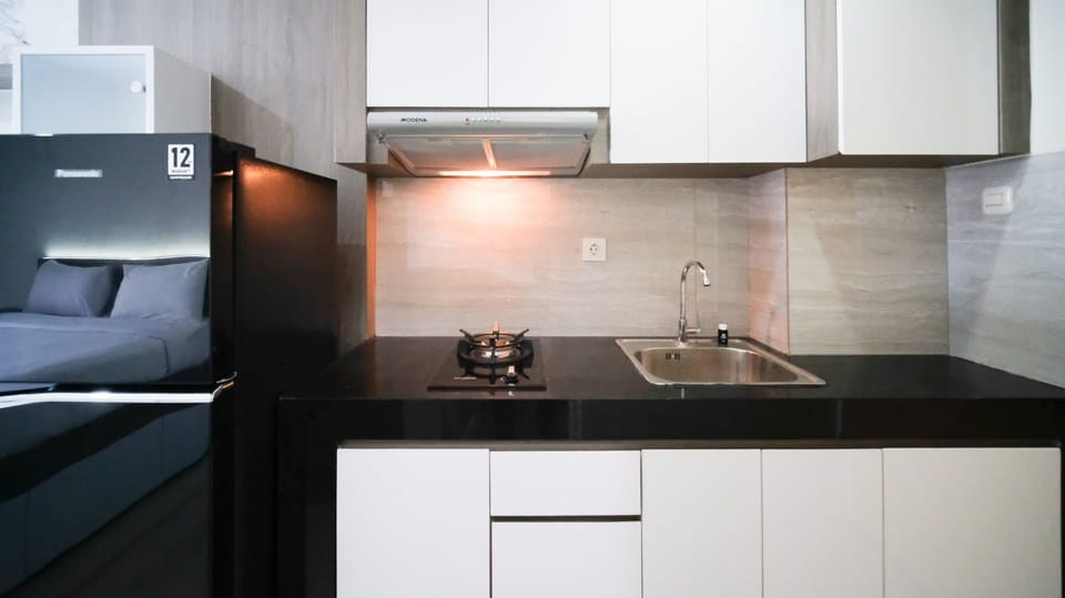 Studio | Private kitchen | Full-size fridge, stovetop