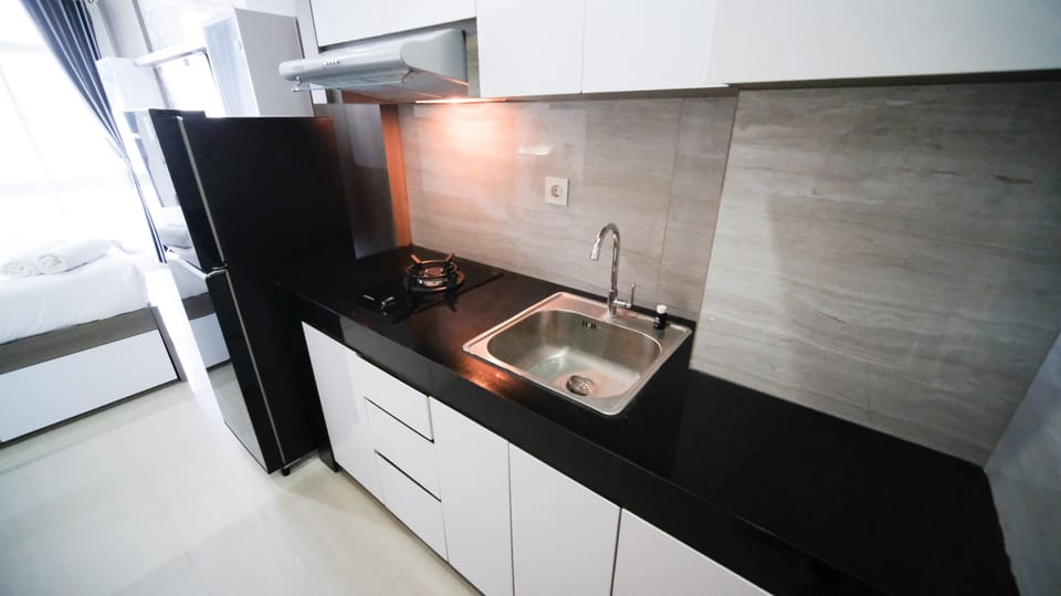 Studio | Private kitchen | Full-size fridge, stovetop