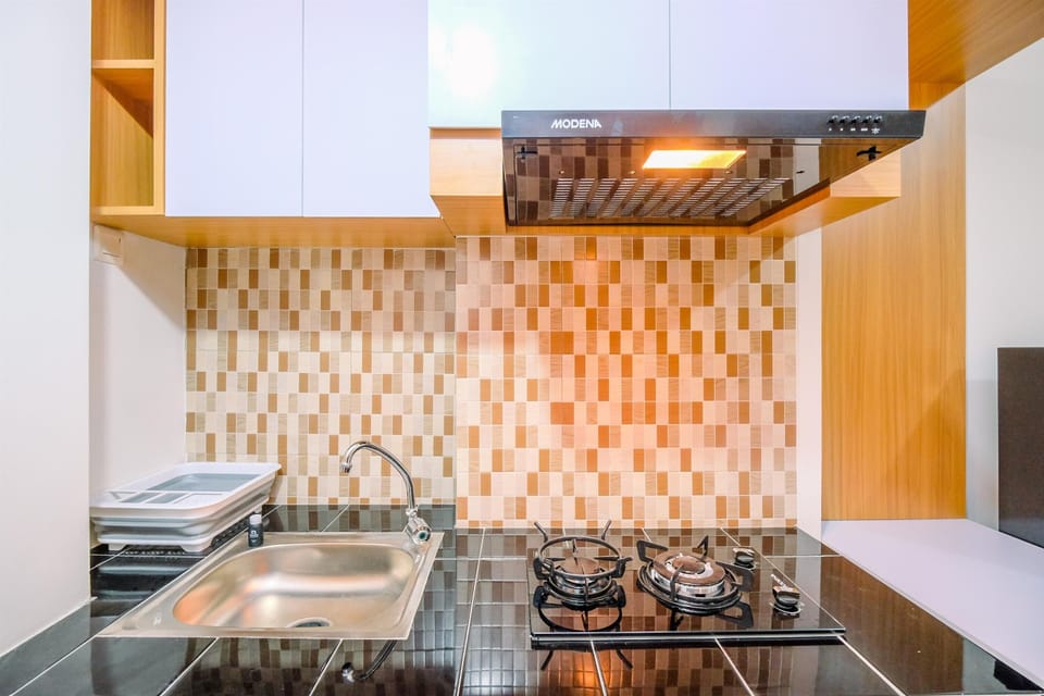 Studio | Private kitchen | Full-size fridge, stovetop