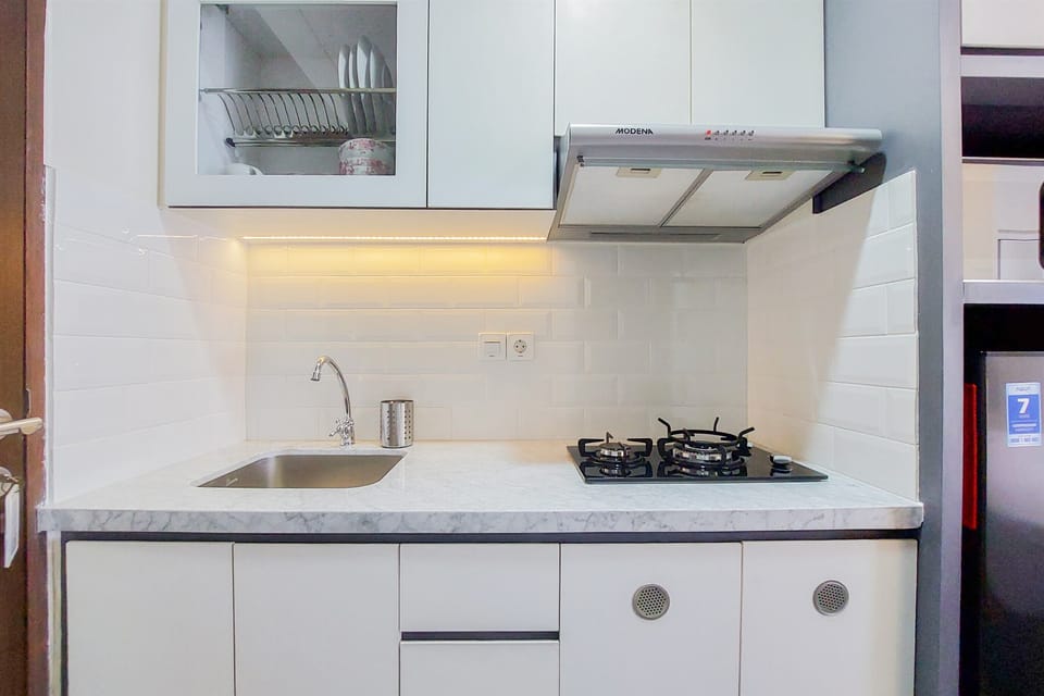 Studio | Private kitchen | Full-size fridge, stovetop