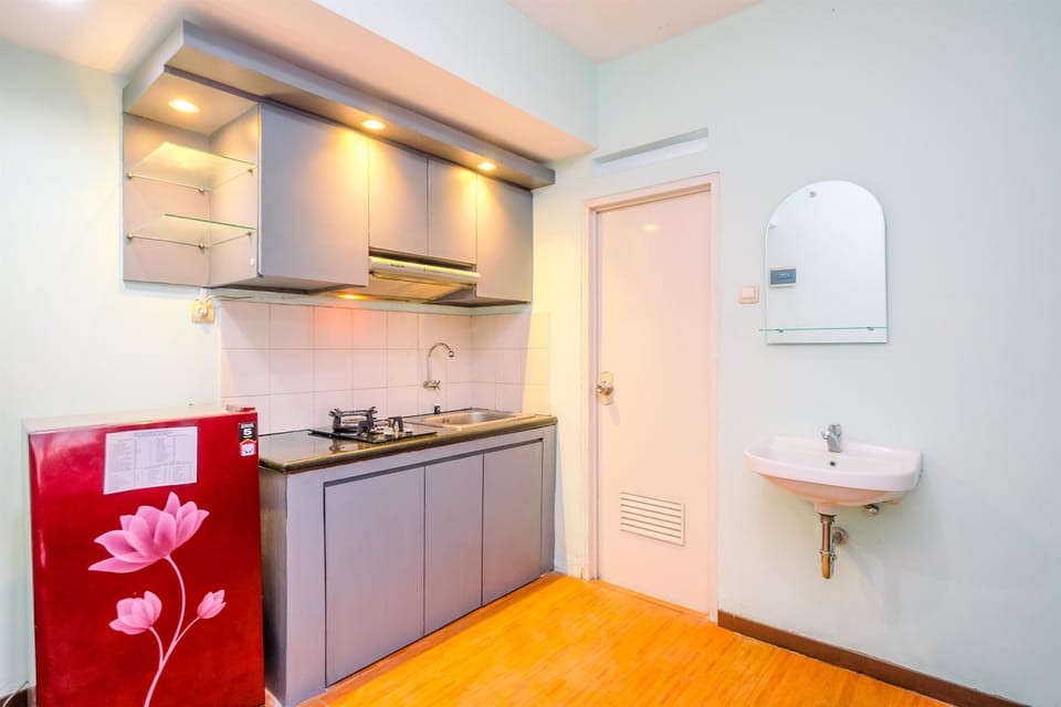 Apartment | Private kitchen | Full-size fridge, stovetop