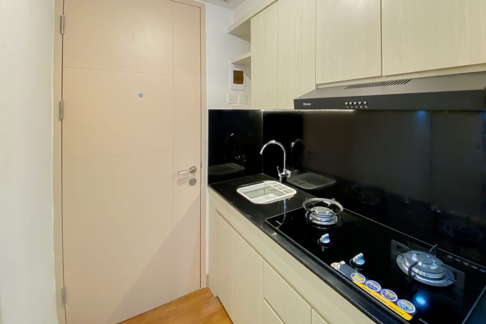 Studio | Private kitchen | Full-size fridge, stovetop