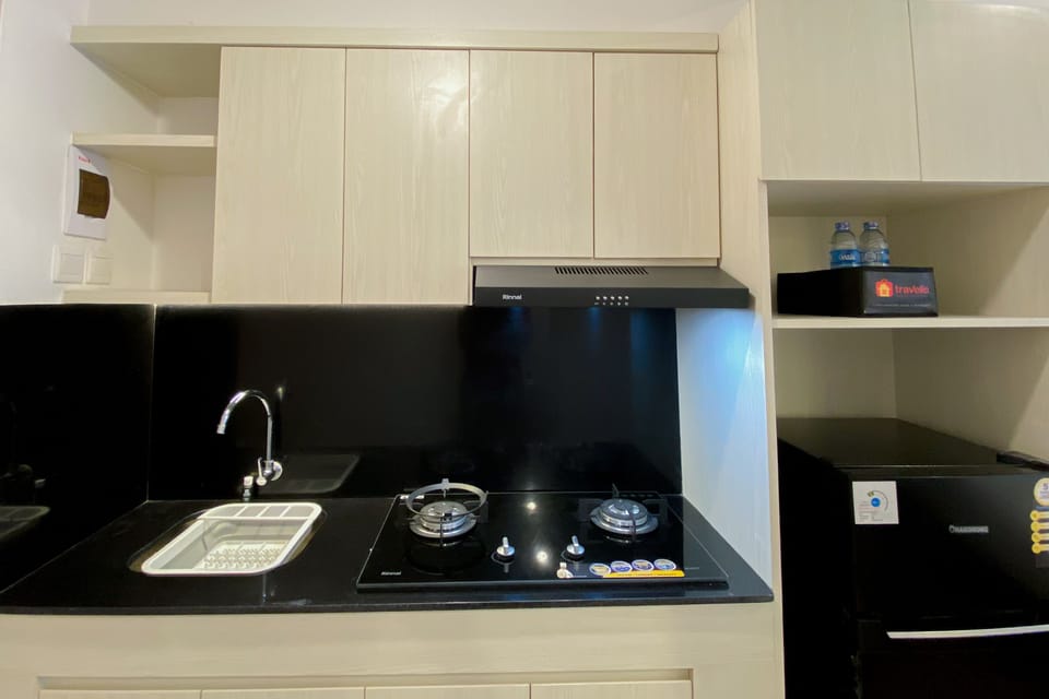Studio | Private kitchen | Full-size fridge, stovetop