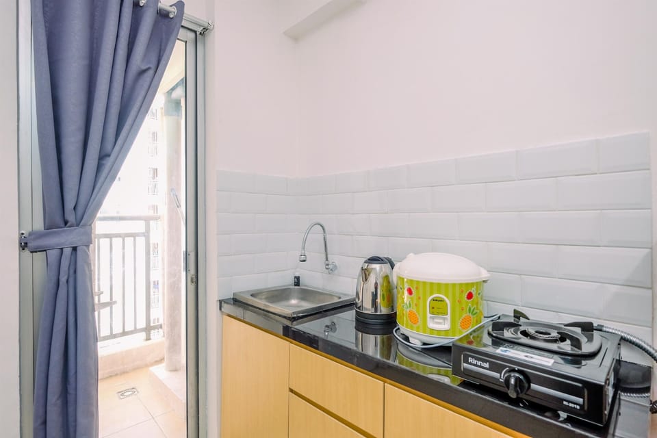 Apartment | Private kitchen | Full-size fridge, stovetop