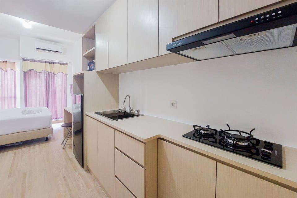 Studio | Private kitchen | Full-size fridge, stovetop
