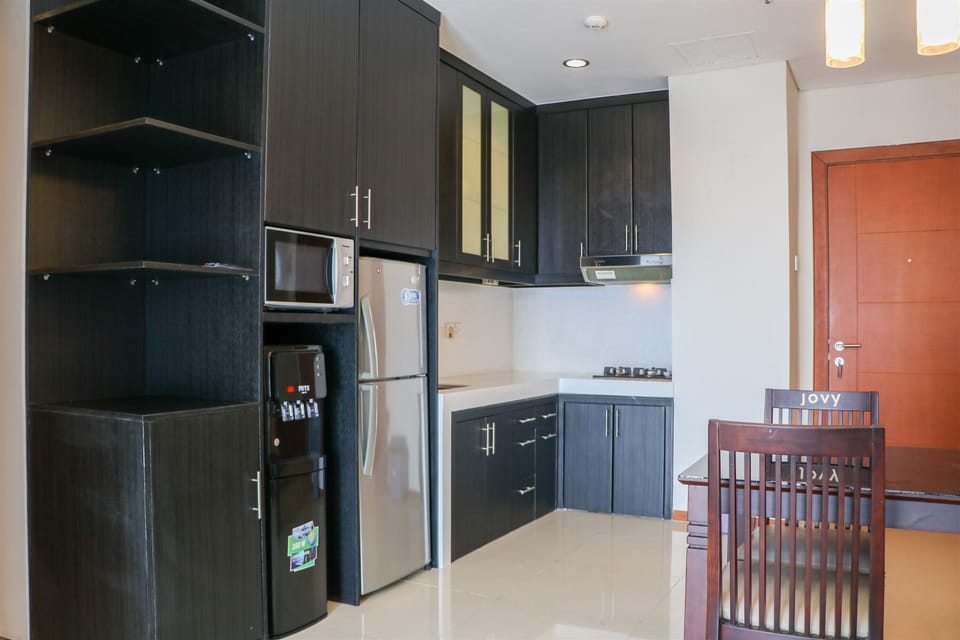 Apartment | Private kitchen | Full-size fridge, stovetop