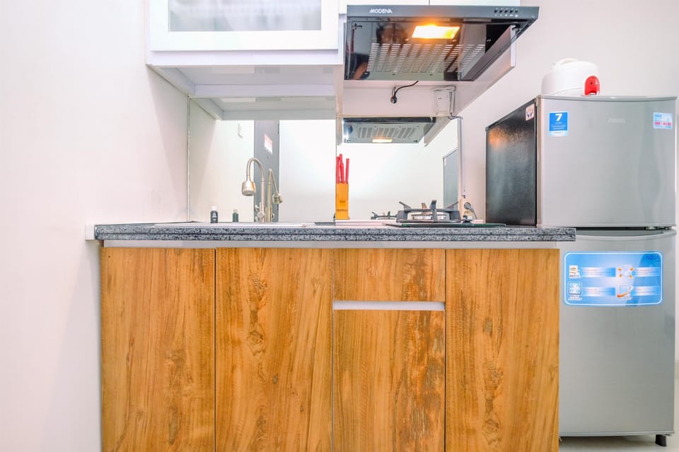 Studio | Private kitchen | Full-size fridge, stovetop