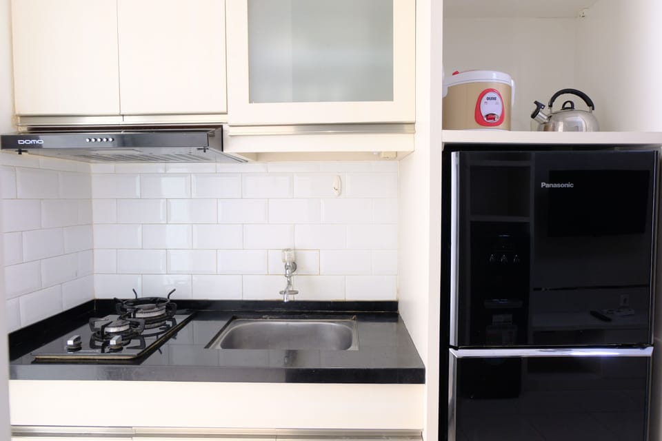 Apartment | Private kitchen | Full-size fridge, stovetop