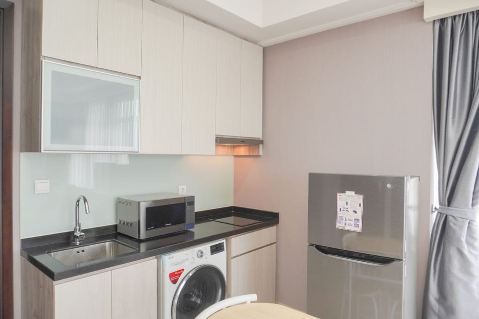 Apartment | Private kitchen | Full-size fridge, stovetop