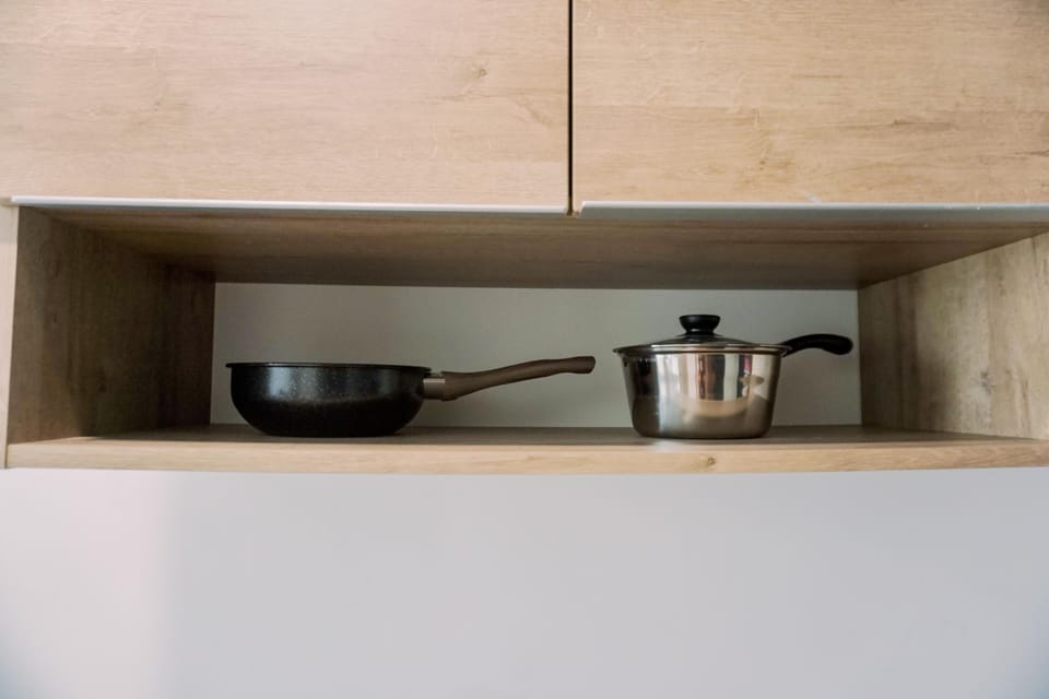 Studio | Private kitchen | Full-size fridge, stovetop