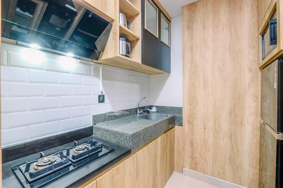Apartment | Private kitchen | Full-size fridge, stovetop