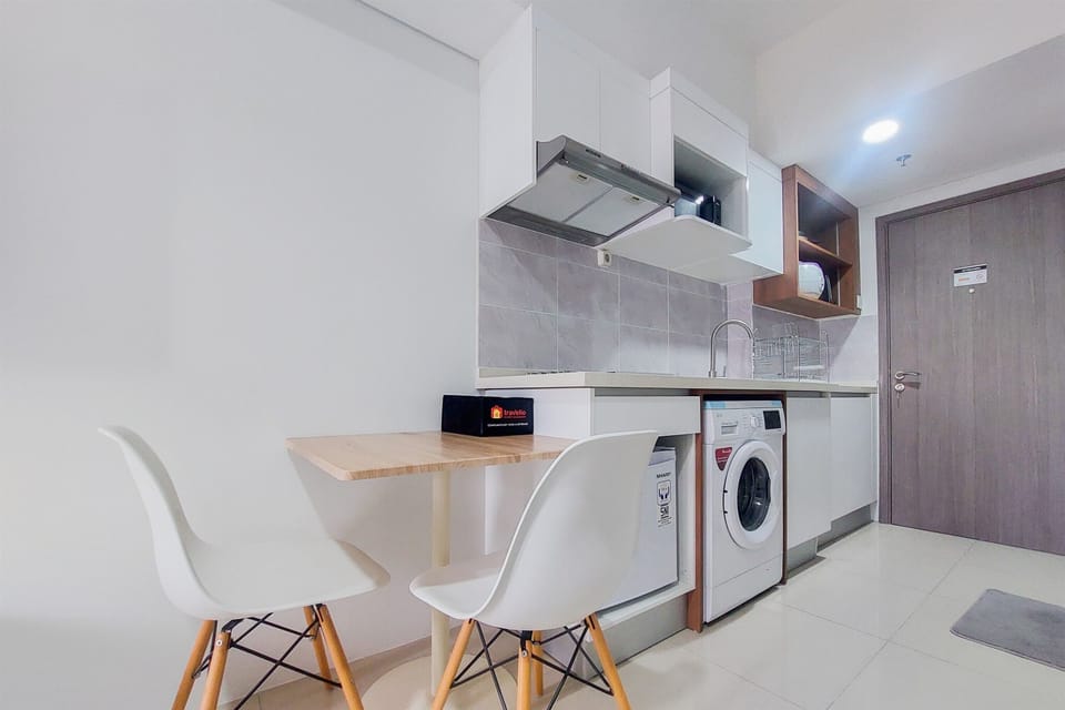 Studio | Private kitchen | Full-size fridge, stovetop
