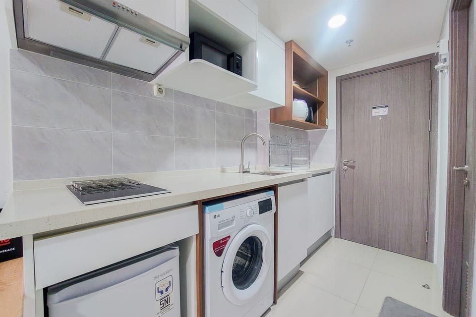 Studio | Private kitchen | Full-size fridge, stovetop