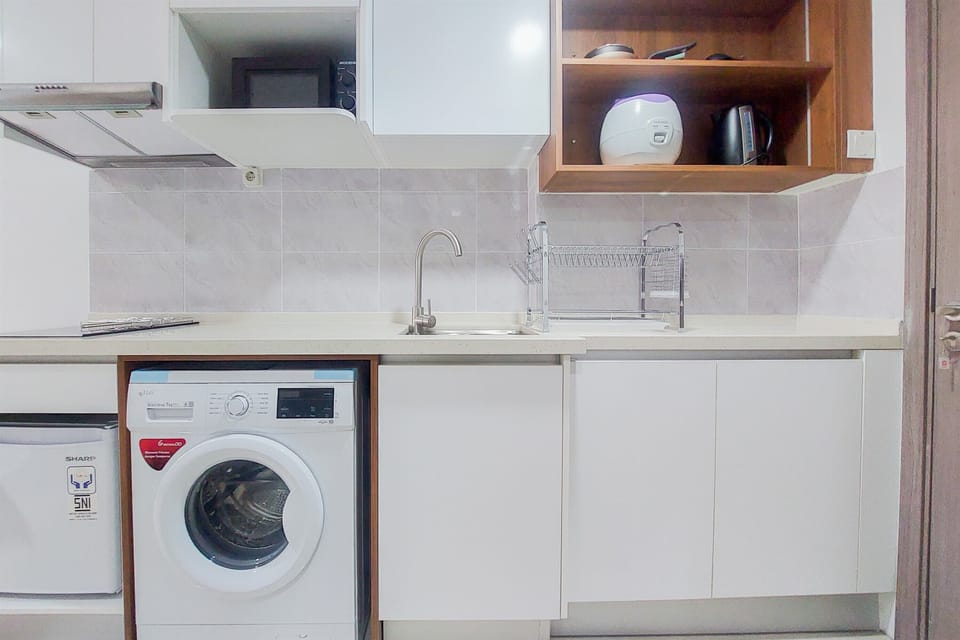 Studio | Private kitchen | Full-size fridge, stovetop