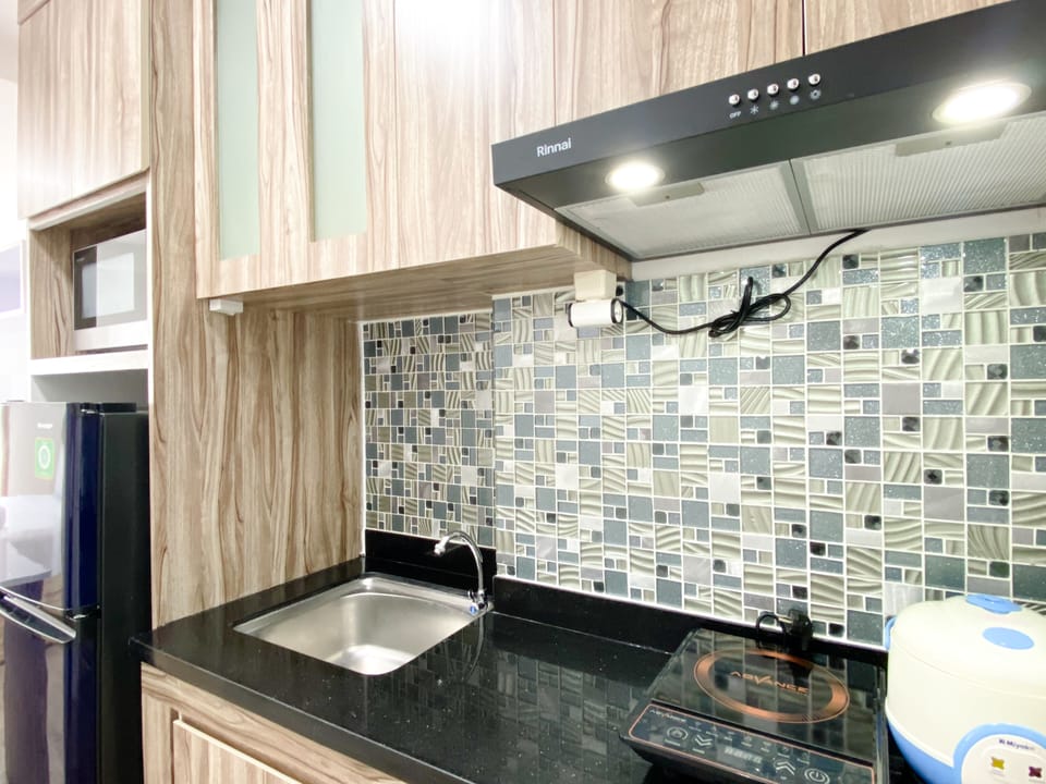 Studio | Private kitchen | Full-size fridge, stovetop