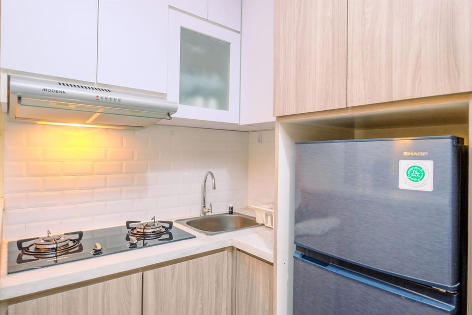 Apartment | Private kitchen | Full-size fridge, stovetop