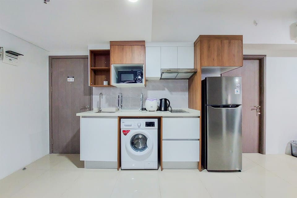 Apartment | Private kitchen | Full-size fridge, stovetop
