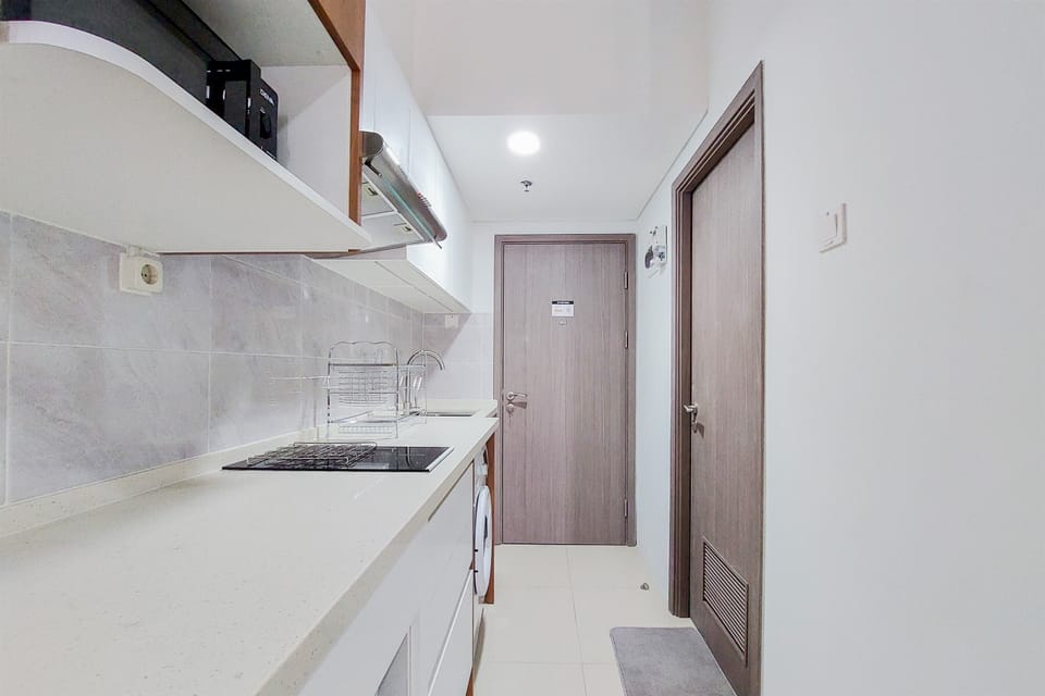 Studio | Private kitchen | Full-size fridge, stovetop