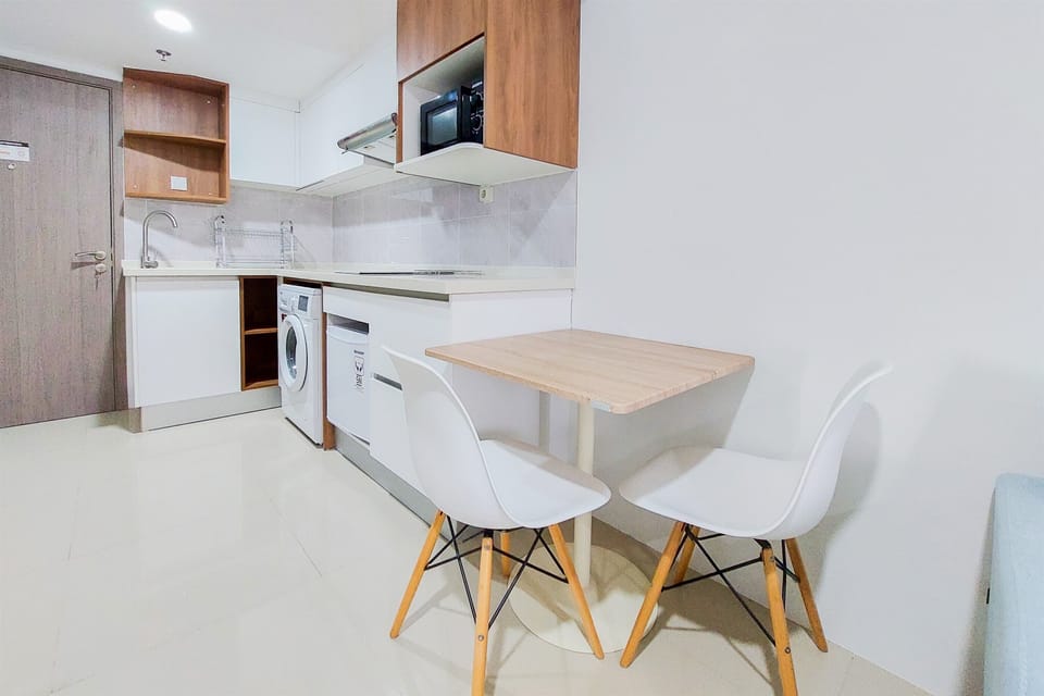 Studio | Private kitchen | Full-size fridge, stovetop