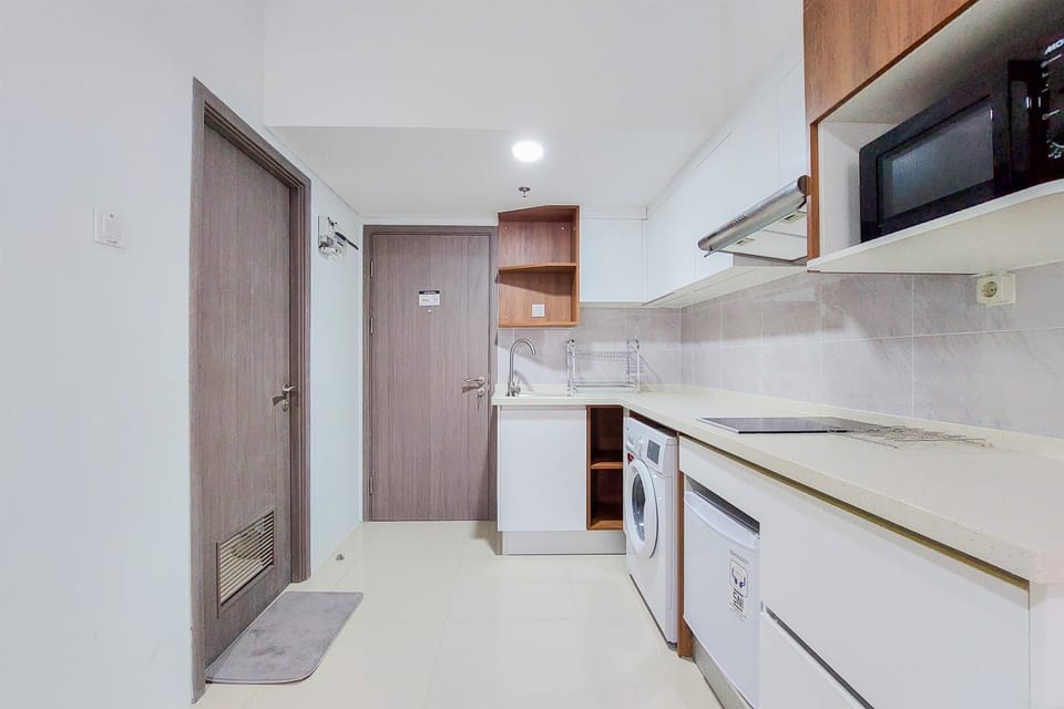 Studio | Private kitchen | Full-size fridge, stovetop