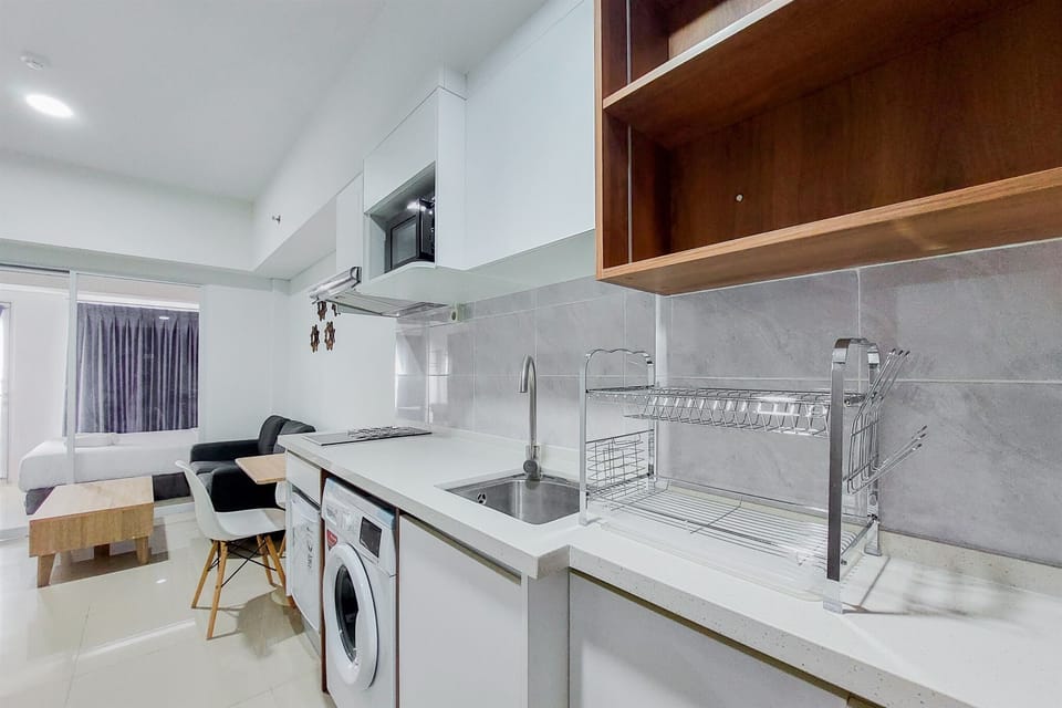 Apartment | Private kitchen | Full-size fridge, stovetop