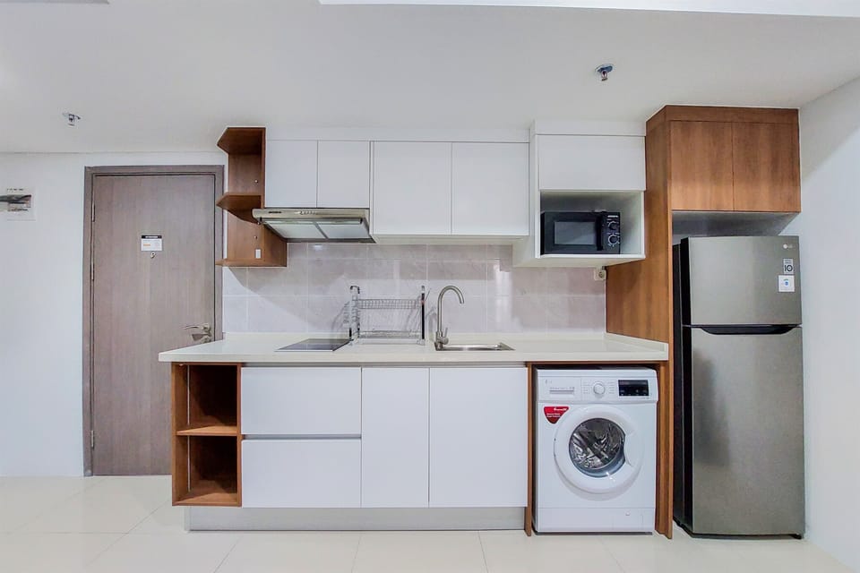 Apartment | Private kitchen | Full-size fridge, stovetop