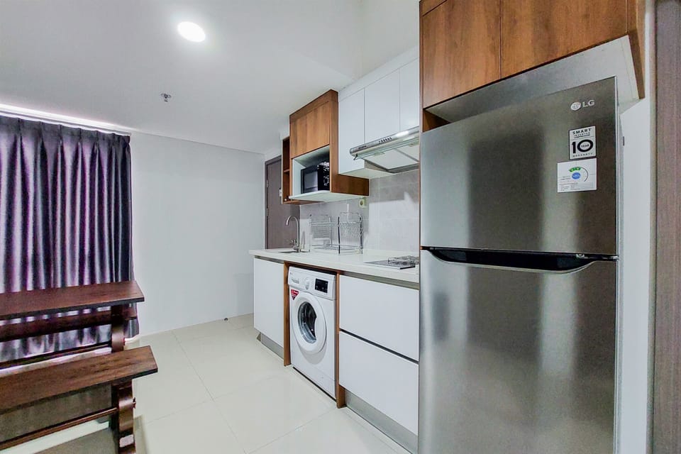 Apartment | Private kitchen | Full-size fridge, stovetop