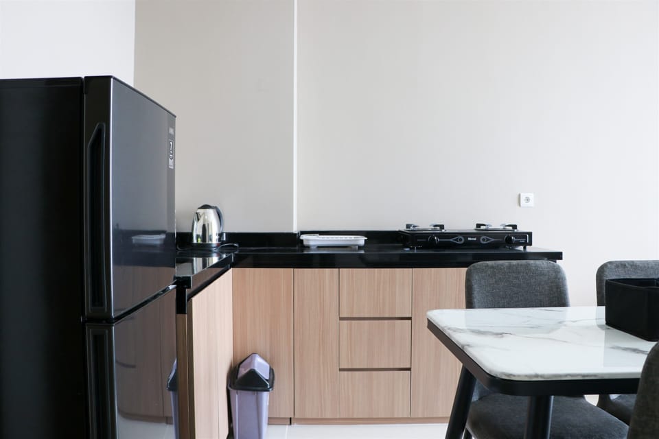 Apartment | Private kitchen | Full-size fridge, stovetop