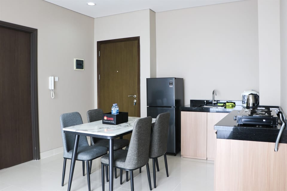 Apartment | Private kitchen | Full-size fridge, stovetop