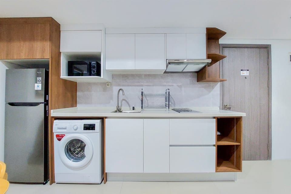 Apartment | Private kitchen | Full-size fridge, stovetop