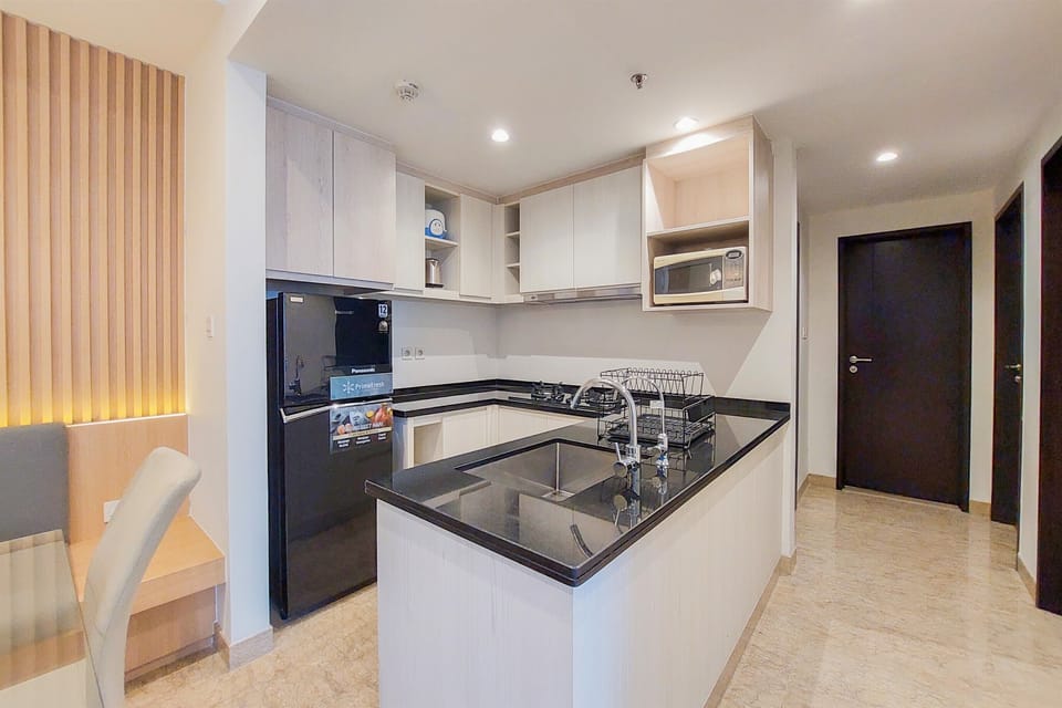 Apartment | Private kitchen | Full-size fridge, stovetop