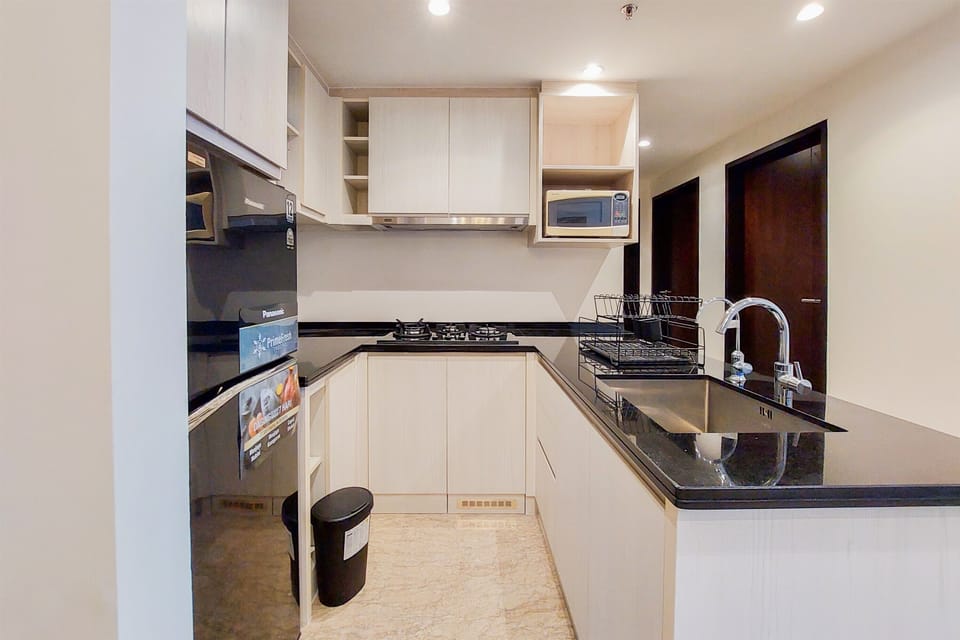 Apartment | Private kitchen | Full-size fridge, stovetop