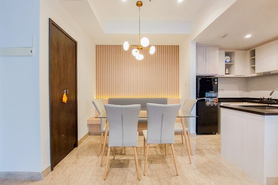 Apartment | Private kitchen | Full-size fridge, stovetop