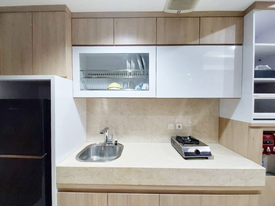 Apartment | Private kitchen | Full-size fridge, stovetop