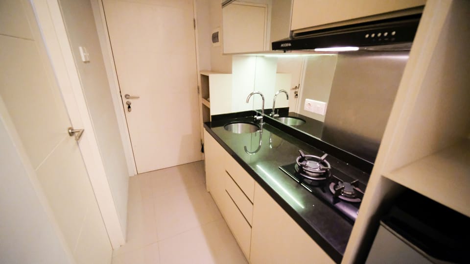 Studio | Private kitchen | Full-size fridge, stovetop