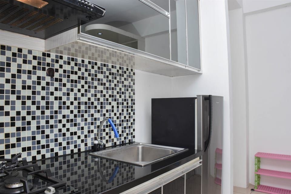 Apartment | Private kitchen | Full-size fridge, stovetop