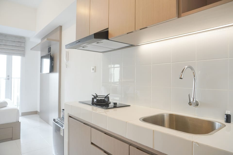 Studio | Private kitchen | Full-size fridge, stovetop