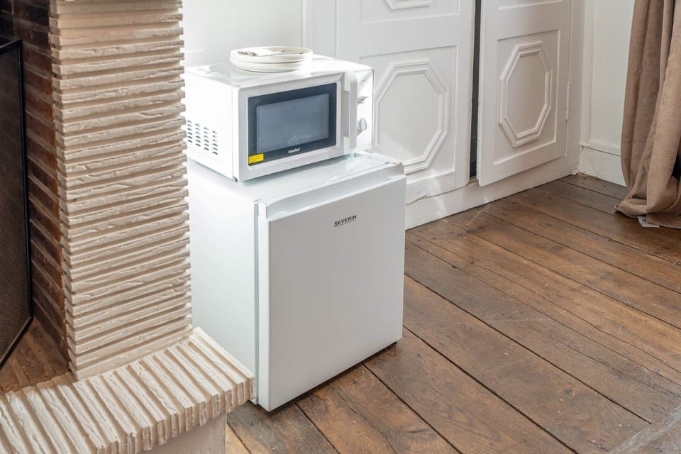 Signature Double Room, 1 Bedroom | Mini-refrigerator